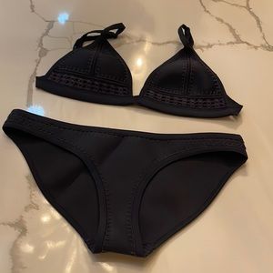 Triangl bikini (top and bottom)